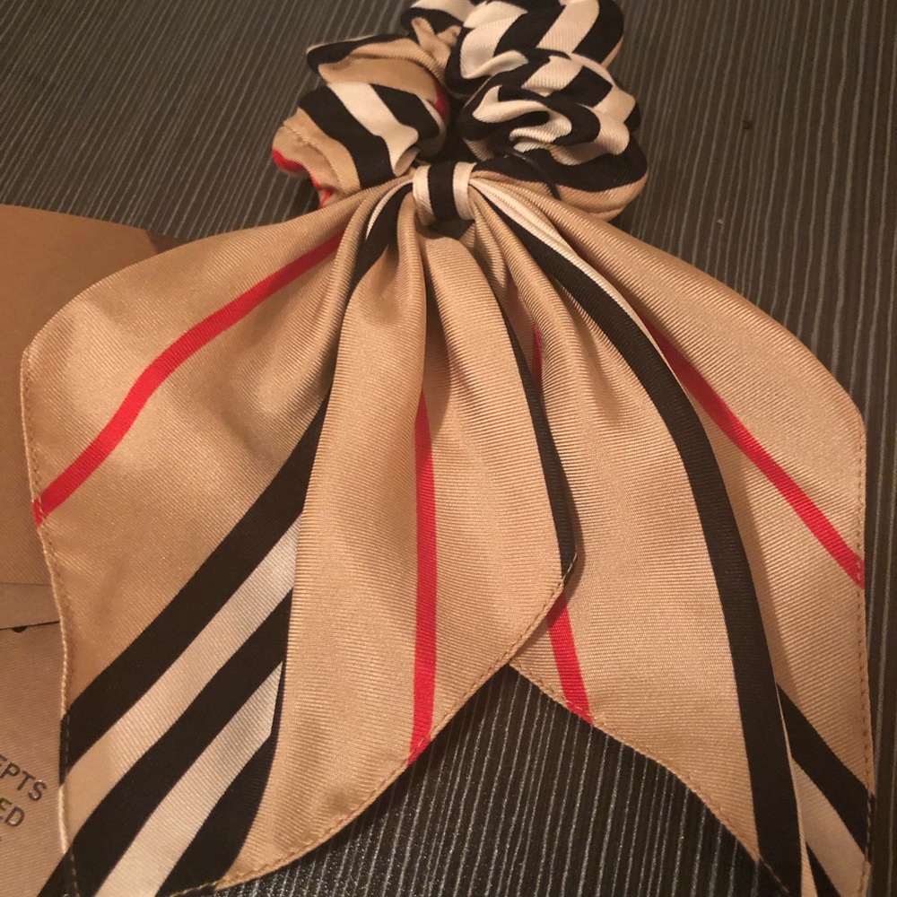 Burberry hair scarf